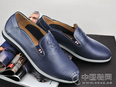 �ƶ�ʿ��Ь2016�¿��Ʒ