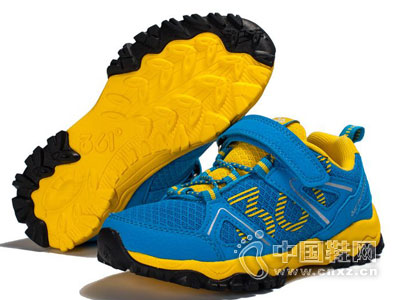 361��ͯЬ2016�¿��˶�Ь