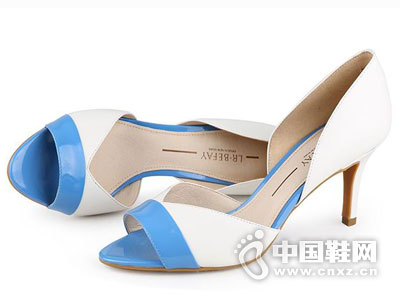 �����ͷ�ʱ��ŮЬ2016�п���Ь��Ʒ 