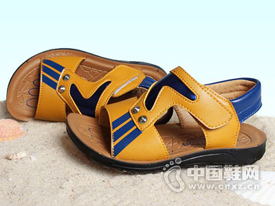 ���к캢��ͯЬ2016��Ь�¿��Ʒ