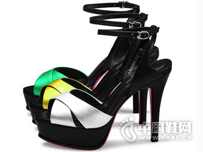 ���׸�ŮЬ2016��Ь�¿�