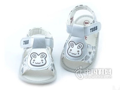 ��ʹ֮Ӥ���ײ�ǰЬ͸����Ь