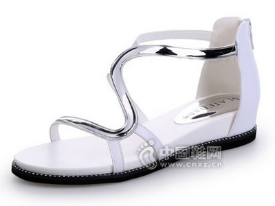 ������2016���¿���ЬŮ�͸�ƽ��ѧ��ɳ̲Ь¶ֺŮЬ