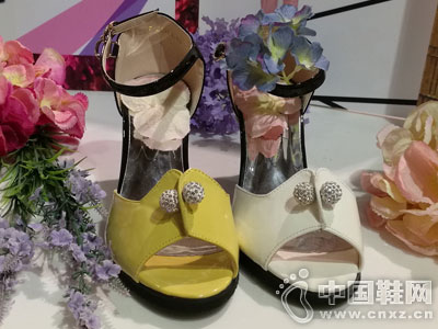 �ŵ�ŮЬ2016�߸���Ь�¿�