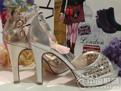 �ŵ�ŮЬ2016�߸���Ь