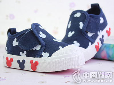 һ��ͯ����Ь�¿��Ʒ