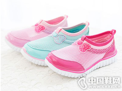 ��ɯͯЬ2016�¿�ʱ���˶�Ь