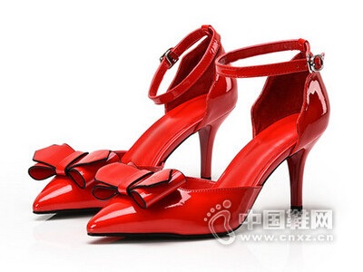 ��¶��2016�¿�ϸ��ʱ�м�ͷ��Ь