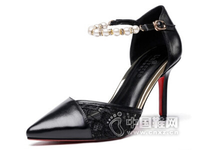 �¹�˹���߸�Ь��Լ��ͷϸ��ŮЬ