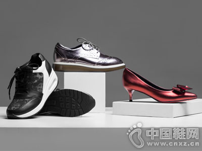 ����ʱ������ŮЬ�¿��Ʒ