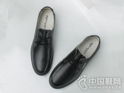 ŷ�ױ�2017�����ճ���Ƥ�Ͱ��ЬӢ����Ь