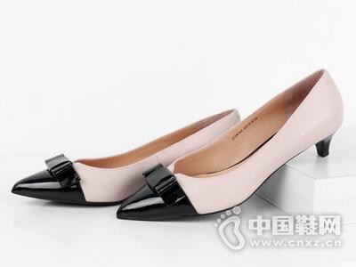 ����ʫ2017���ź�����͸�Ů��Ь