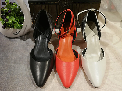 2018�����¿�ŮЬ