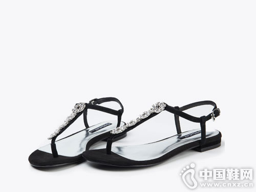 2018������ʱ�д���ŮЬ�¿��Ʒ