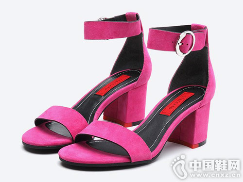 2018˼��ͼŮЬ�¿��Ʒ