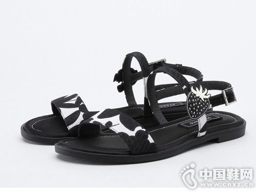 2018˼��ͼŮЬ�¿��Ʒ