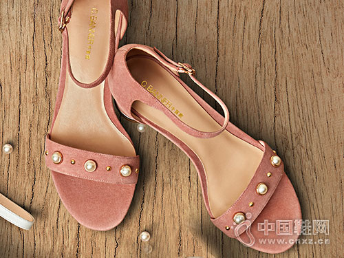 2018ǧ�ٶ��ļ��и���Ь�¿��Ʒ