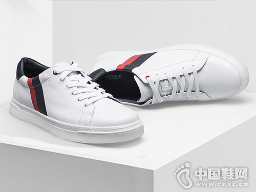 ʥ٤����ŮЬ2018�¿������а�Ь