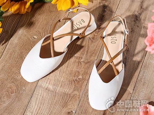 2018��˼ͼŮЬ�¿�����Ь