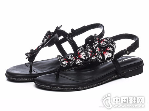 ����ŮЬ2018�¿�ƽ����Ь