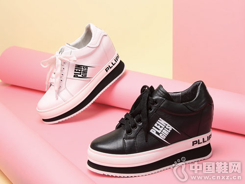 ʥ����ŮЬ2018�¿��¸����е�Ь