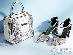 ʥ����ŮЬ2018�¿��пյ�Ь