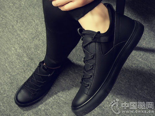 ΰɭ��ŮЬ2018�¿�����ƤЬ