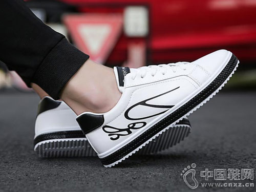 ΰɭ��Ь2018�¿�����ƤЬ