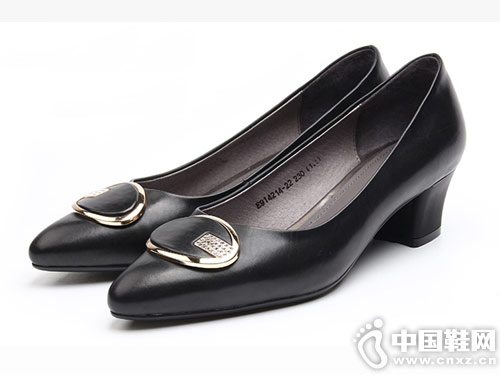 ��˹��˹ŮЬ2018�¿��и���Ь