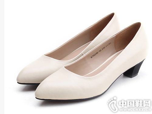 ��˹��˹ŮЬ2018�¿��и���Ь