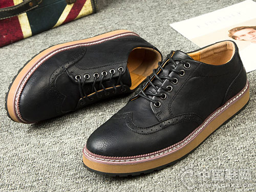 ����serene��Ь2018�¿�������ƤЬ