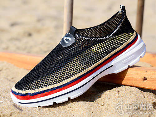 ���ն�����Ь2018�¿��ο�����Ь