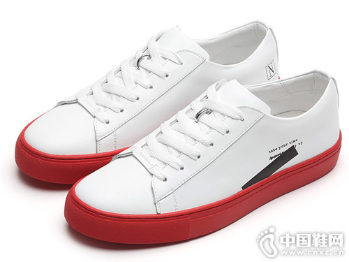 ���˻�����Ь2018�¿����а�Ь