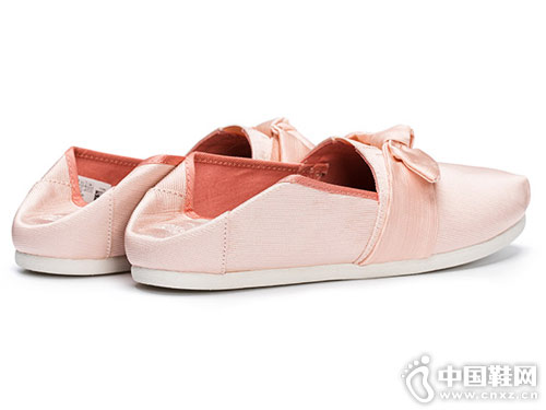 ��ķ˹TOMS��Ь2018�¿�