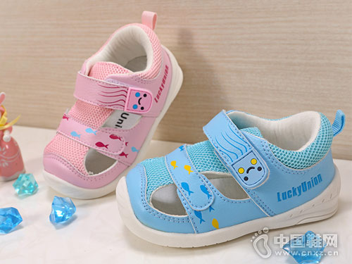 �ֿ�����ͯЬ2018�¿��ο���Ь