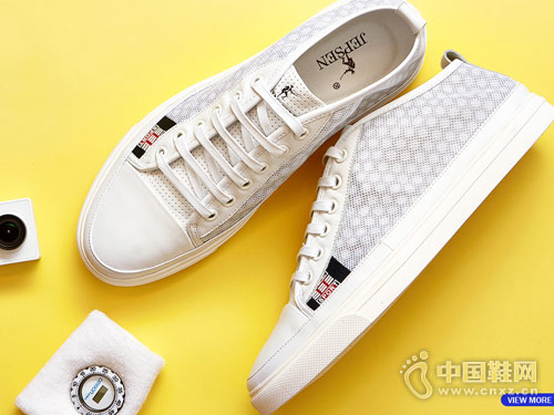 ����ɭ2018�¿������а�Ь