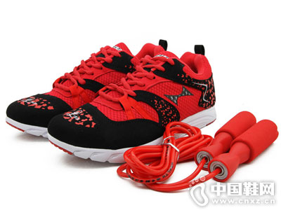 ����˹�˶�Ь2018�¿��ܲ�Ь