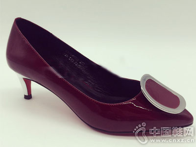 ������ŮЬ2018�¿�ʱװЬ