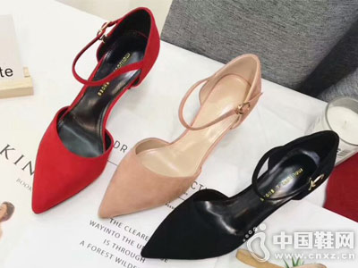 ������ɫŮЬ2018�¿��пյ�Ь