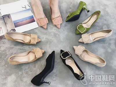 ������ɫŮЬ2018�¿�߸�Ь