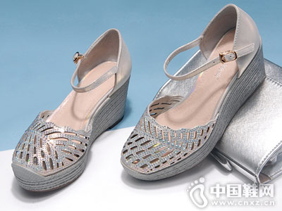 ��˹��ŮЬ2018�¿��οյ�Ь