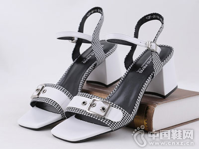 ˫��ƤЬ2018�¿�ָ���Ь