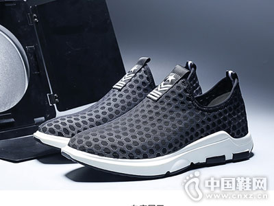 �봨��Ь2018�¿������˶�Ь