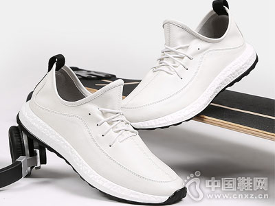 �߶���Ь2018�¿������˶�Ь