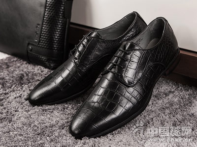 �߶���Ь2018�¿�ƤЬ