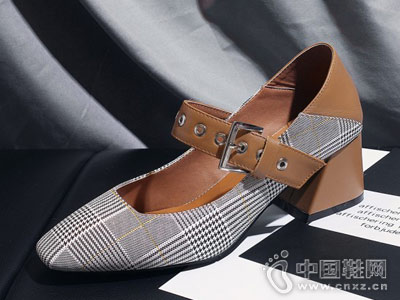 ŷ�׸�ŮЬ2018�¿���������Ь