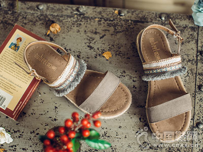 ����ŮЬ2018�¿��¸���Ь