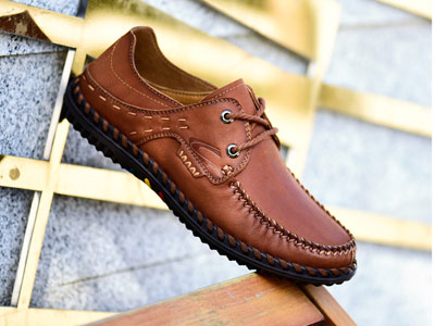 ���ն�����Ь�ļ��ο�ƤЬ��Ӣ��