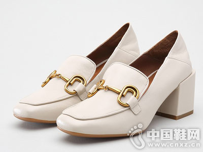 ˼��ͼ2018����Ƥʱ�дָ�Ů��Ь