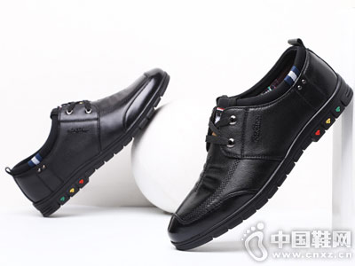 ֩����2018��Ь�ļ���ʿ����ƤЬ